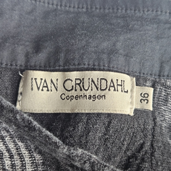 Ivan Grundahl Black Linen W/ White Cap Sleeve Two Button Draped Pleat Dress - Picture 10 of 13